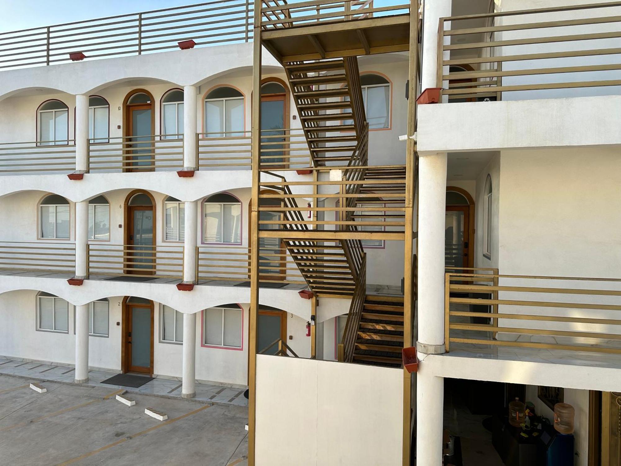 Las Mariposas Mini Suites Розаріто Екстер'єр фото